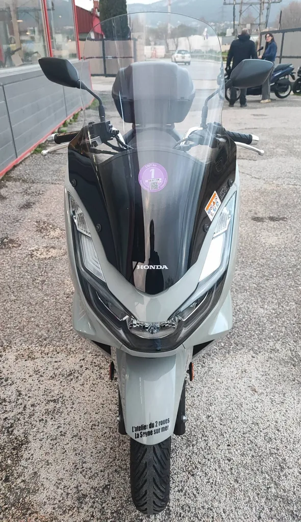 HONDA PCX 125 DU 03/2024 AVEC 4350 KM.
