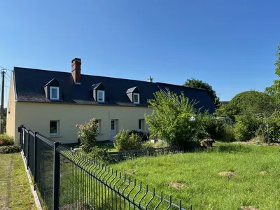 Maison de caractère viable de plain pied à vendre avec bâtiments et située à Vatteville la Rue