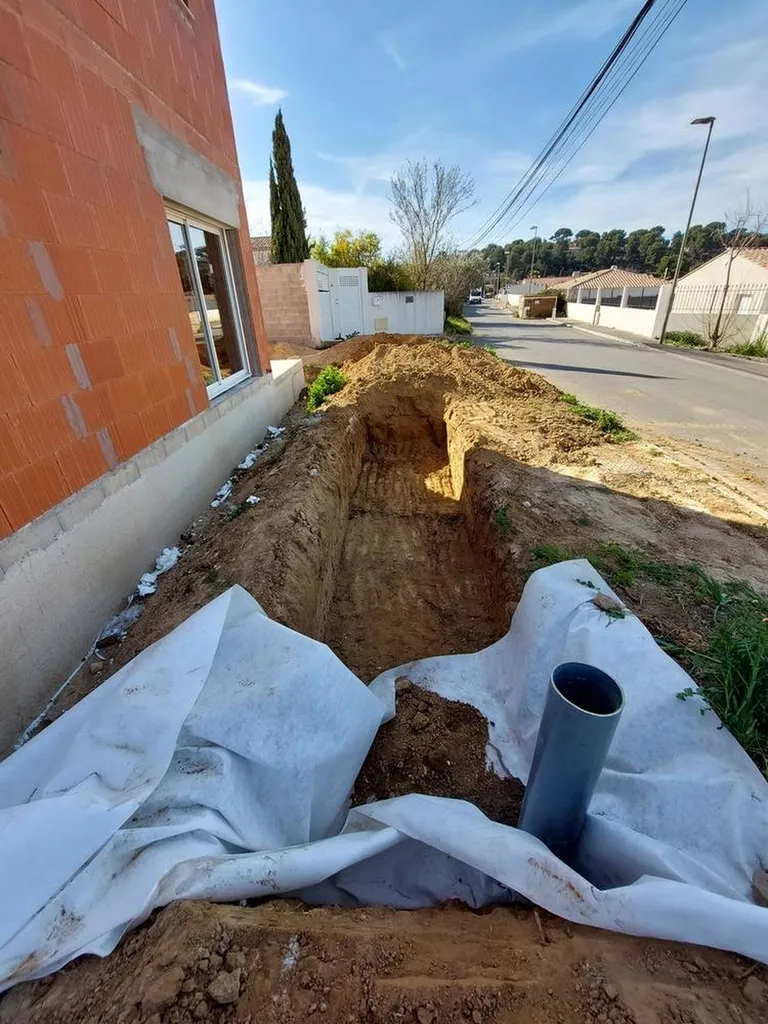Création d'un bassin de rétention des eaux pluviales dans un lotissement à Allauch, près de Marseille