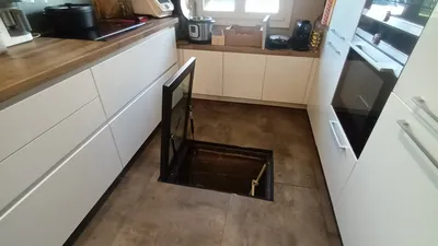 Fabrication de trappe vitrée au sol sur mesure pour cuisine avec accès cave intégré à Marseille 13