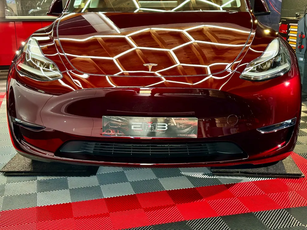 detailing auto Lyon traitement céramique protection PPF face avant contre les rayures Tesla model Y Lyon 