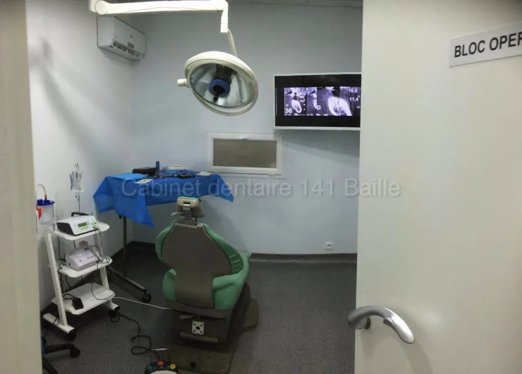 Cabinet Implantologie Dentaire .Spécialiste Implant dentaire ARLES.