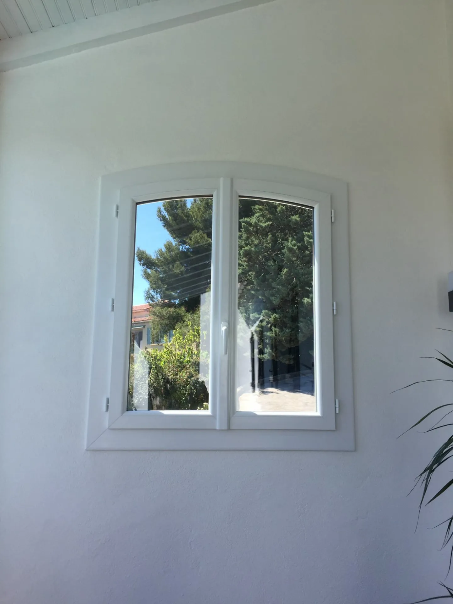 Fenêtre pvc avec ouverture à la française sur Martigues
