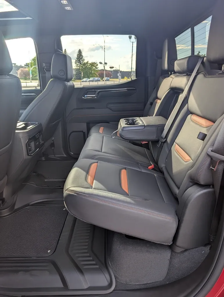 À Vendre GMC Sierra 1500 AT4 V8 6.2L import Canada disponible en France, pick-up américain premium homologué utilitaire prêt à rouler