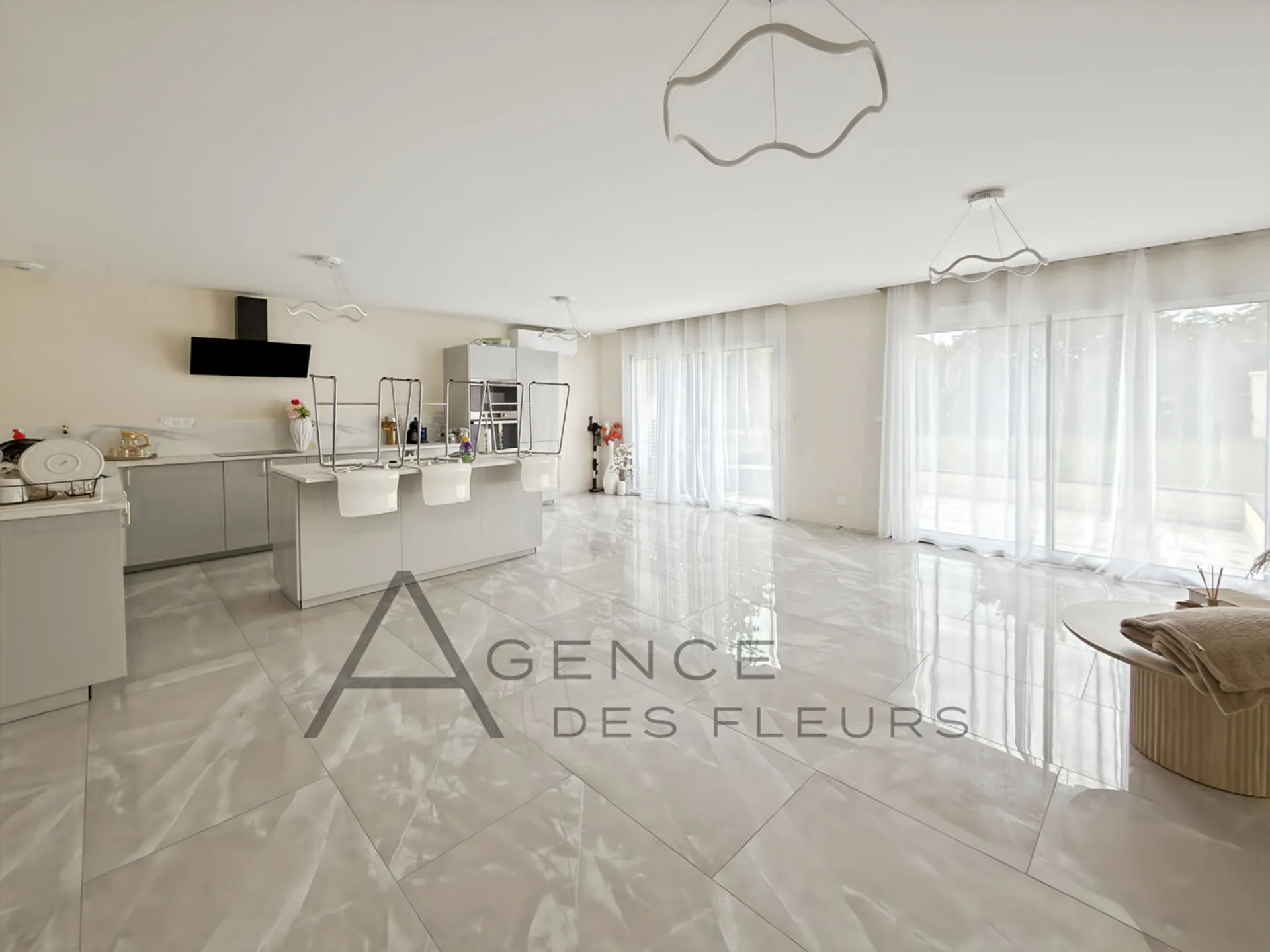 A vendre maison contemporaine de plain-pied de 102 m² sur un terrain de 320 m² sur la commune de SAINT AUBIN LES ELBEUF 76410
