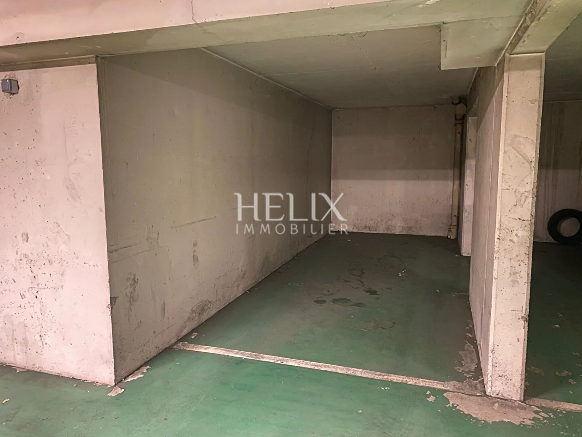 Parking Le Pecq 13 m2 -  Quartier St Wandrille - Croisement de la Rue Victor Hugo et Général Leclerc, 