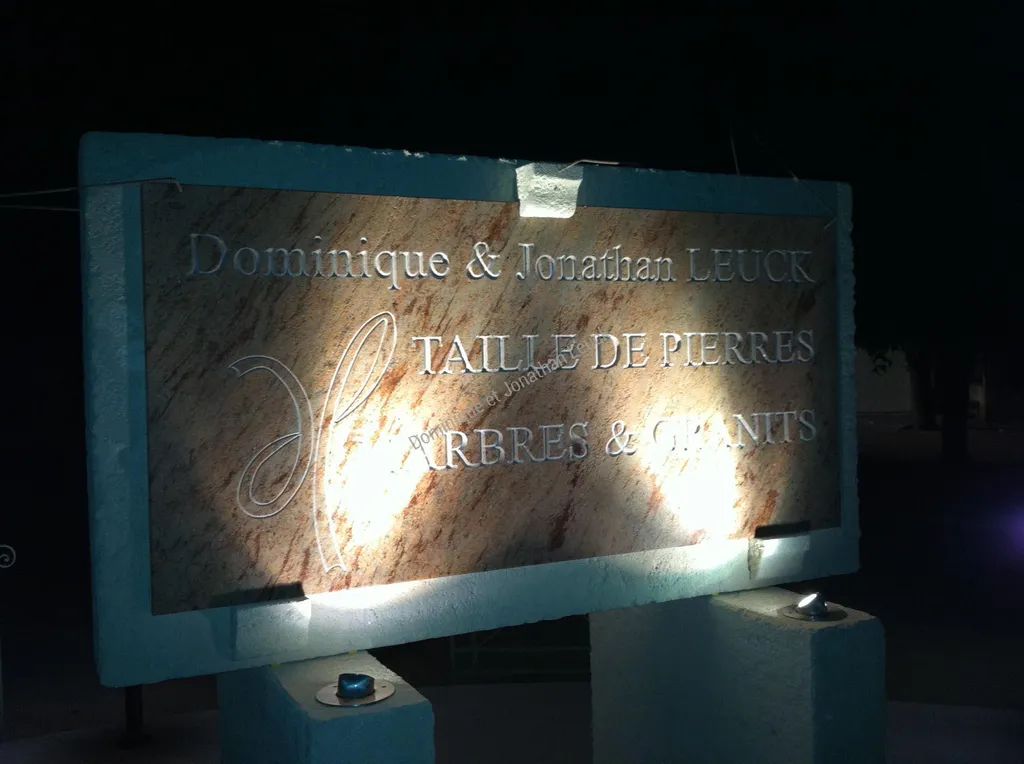 Sculptures ou bas-relief en pierre