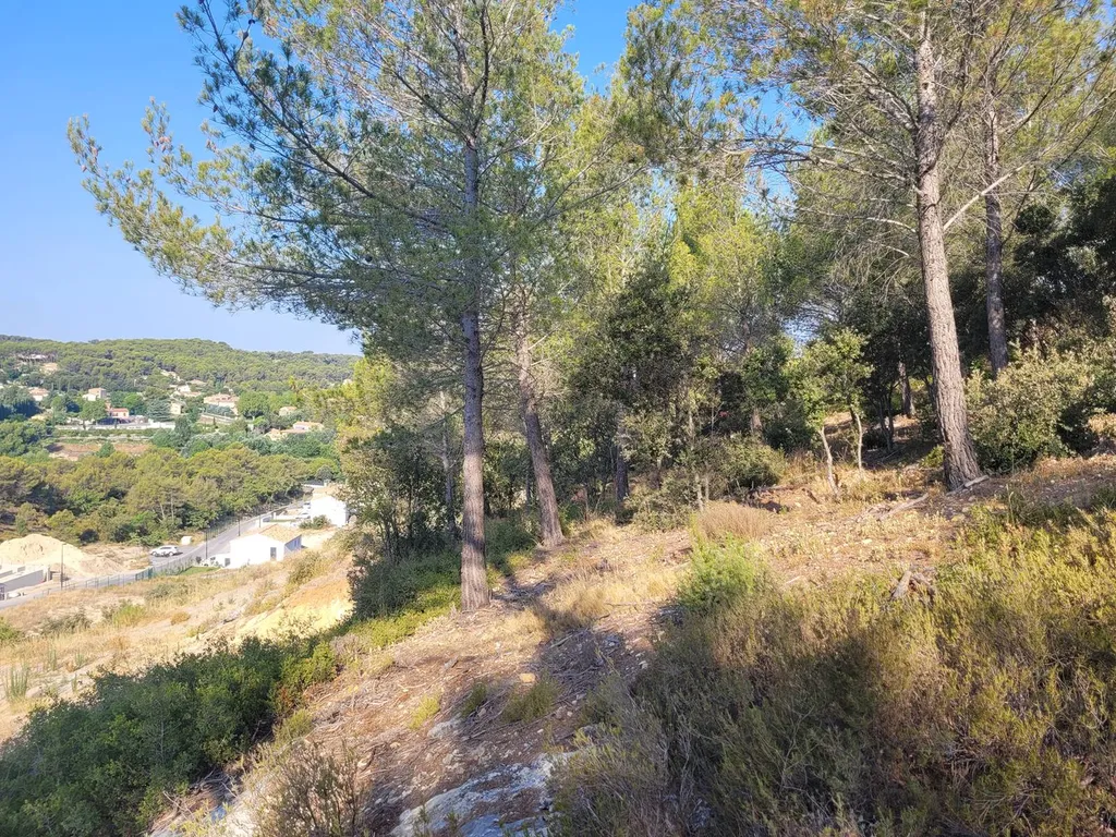 VENDU - Beau terrain de 1123 m² à Rognes dans le Pays d'Aix