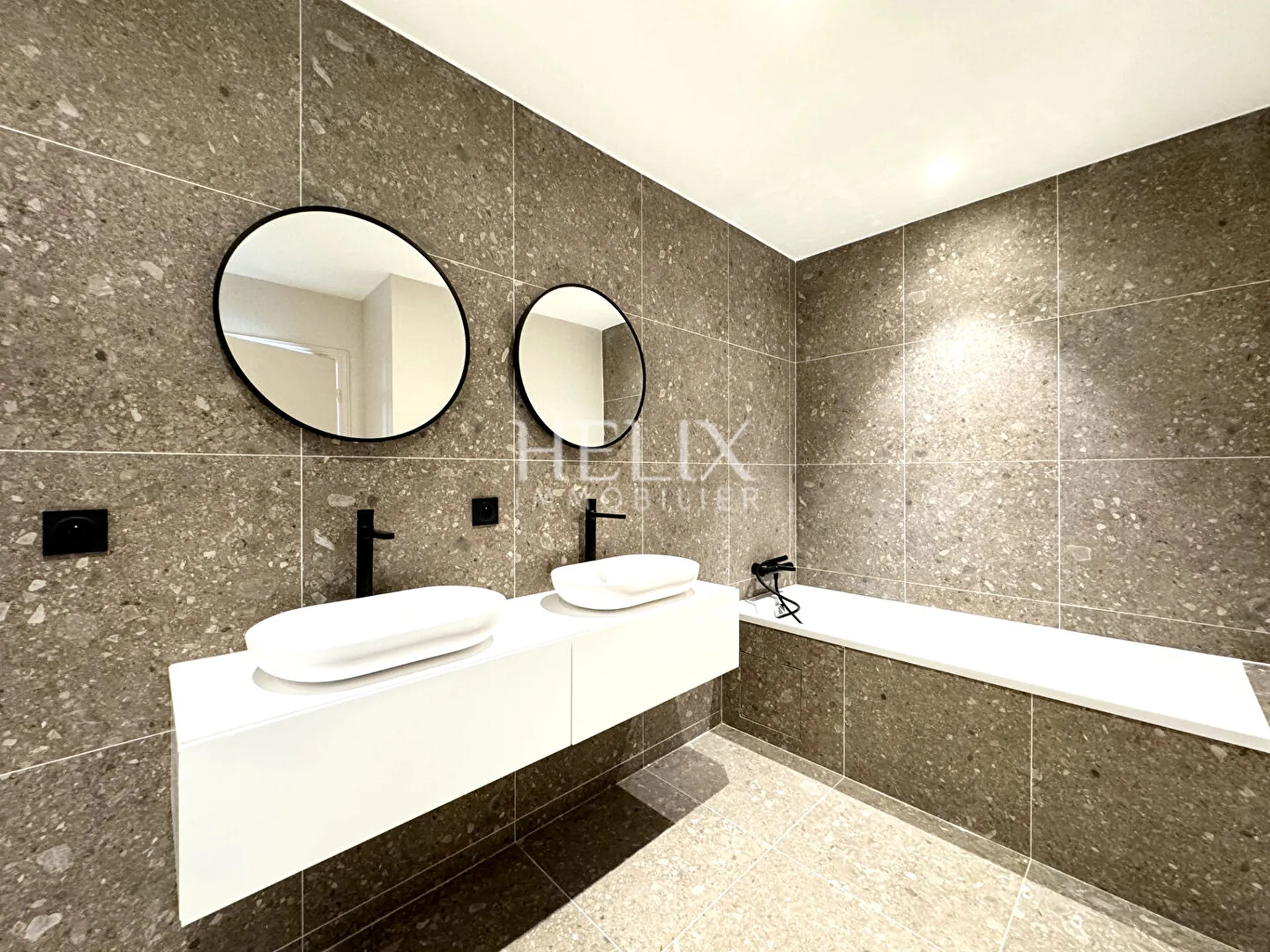 Programme neuf maison de ville 192,10 M2 jardin et terrasse à Saint-Germain-en-Laye , RER A 10 mn, livraison été 2024.