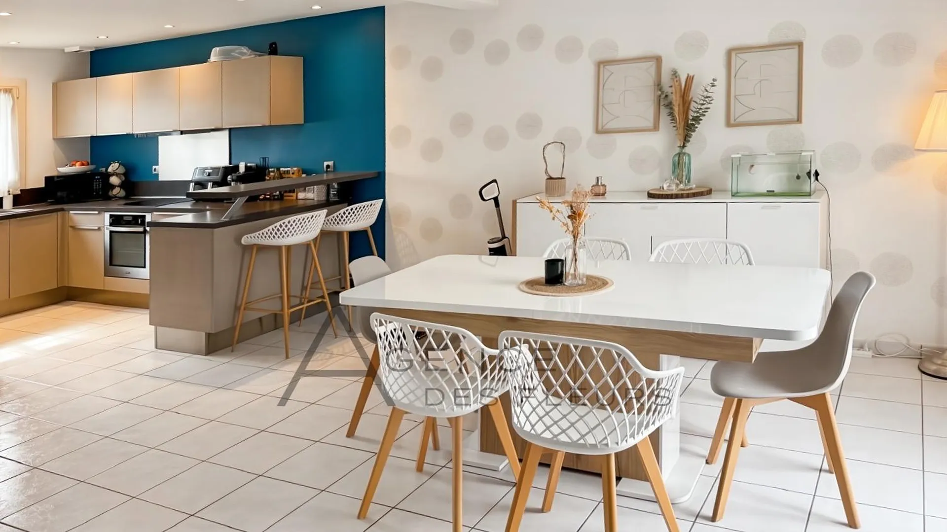 À vendre, charmant pavillon de 100 m² édifiée sur un terrain de 401 m²  sur la commune de OISSEL 76350