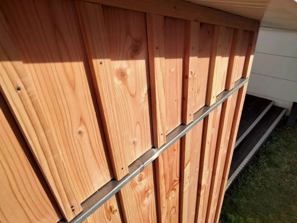 Détail de bardage bois  sur une maison en ossature bois du bassin d'Arcachon