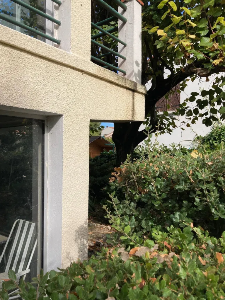 Le point de départ avant installation de l'élevateur vertical avec strcuture autoporteuse VIMEC E10 à Marseille région PACA