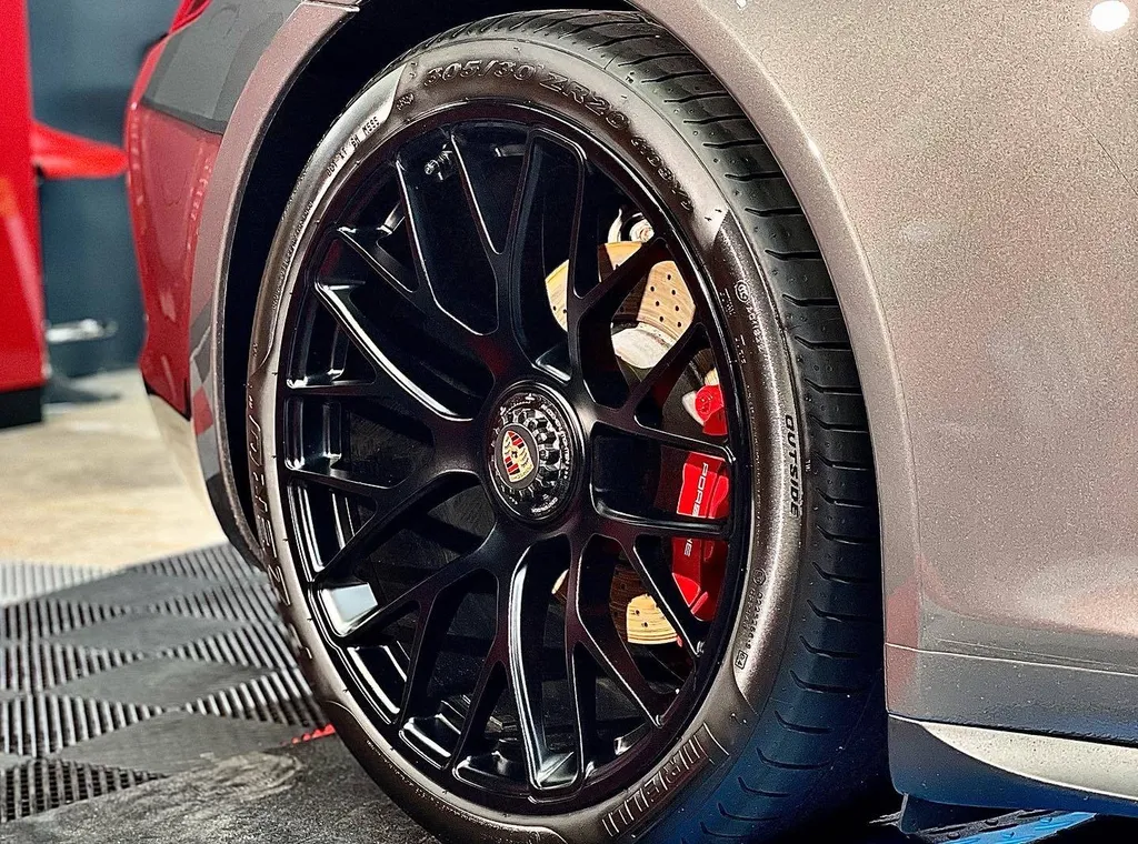 Polissage, Lustrage et traitement céramique d'une Porsche 991 GTS à Lyon