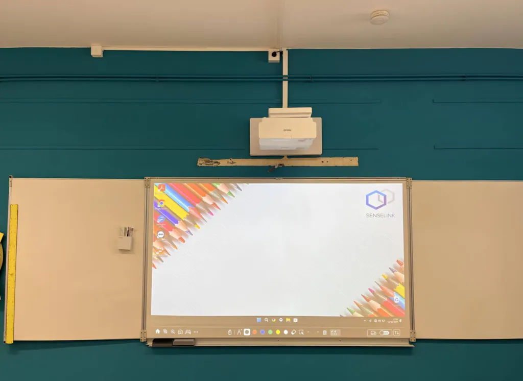 La Commune de Saint Georges de Commiers investit dans des vidéoprojecteurs interactifs pour l’École Élémentaire Saint Pierre