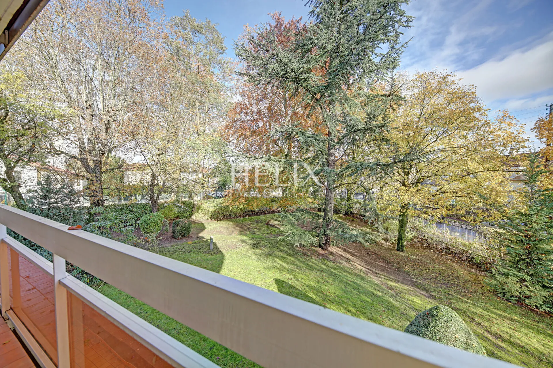 Appartement Le Vésinet 4 pièces avec un grand balcon dans une résidence de Standing