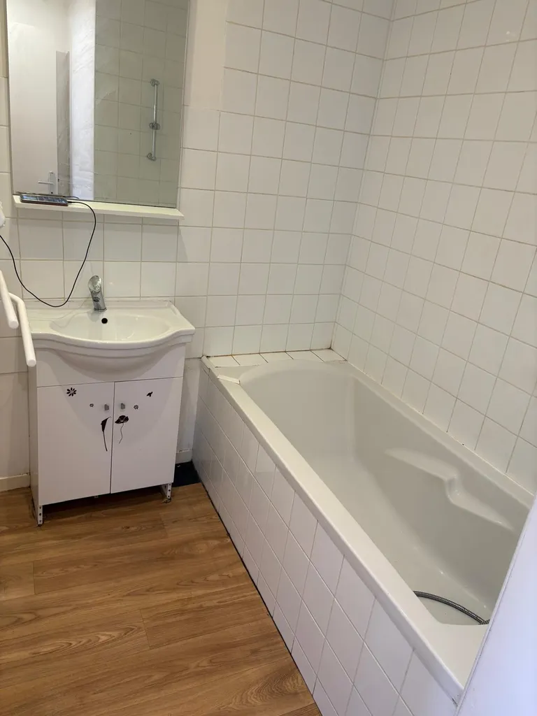 Entreprise de nettoyage  spécialisé dans le syndrome de Diogène intervient dans un appartement  a Annecy en Haute Savoie
