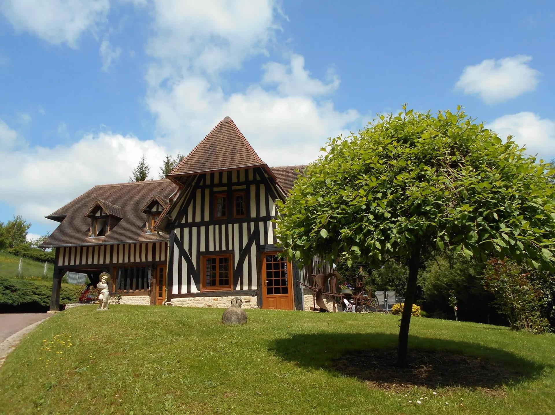 MAISON A VENDRE, PROCHE COMMERCES, LISIEUX 14100, 4 CHAMBRES, AUCUNS TRAVAUX