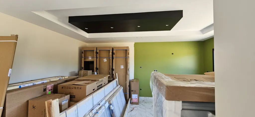 Enduit lissé, peinture veloutée et murs de couleurs en maison neuve entre POISSY et VERSAILLES 