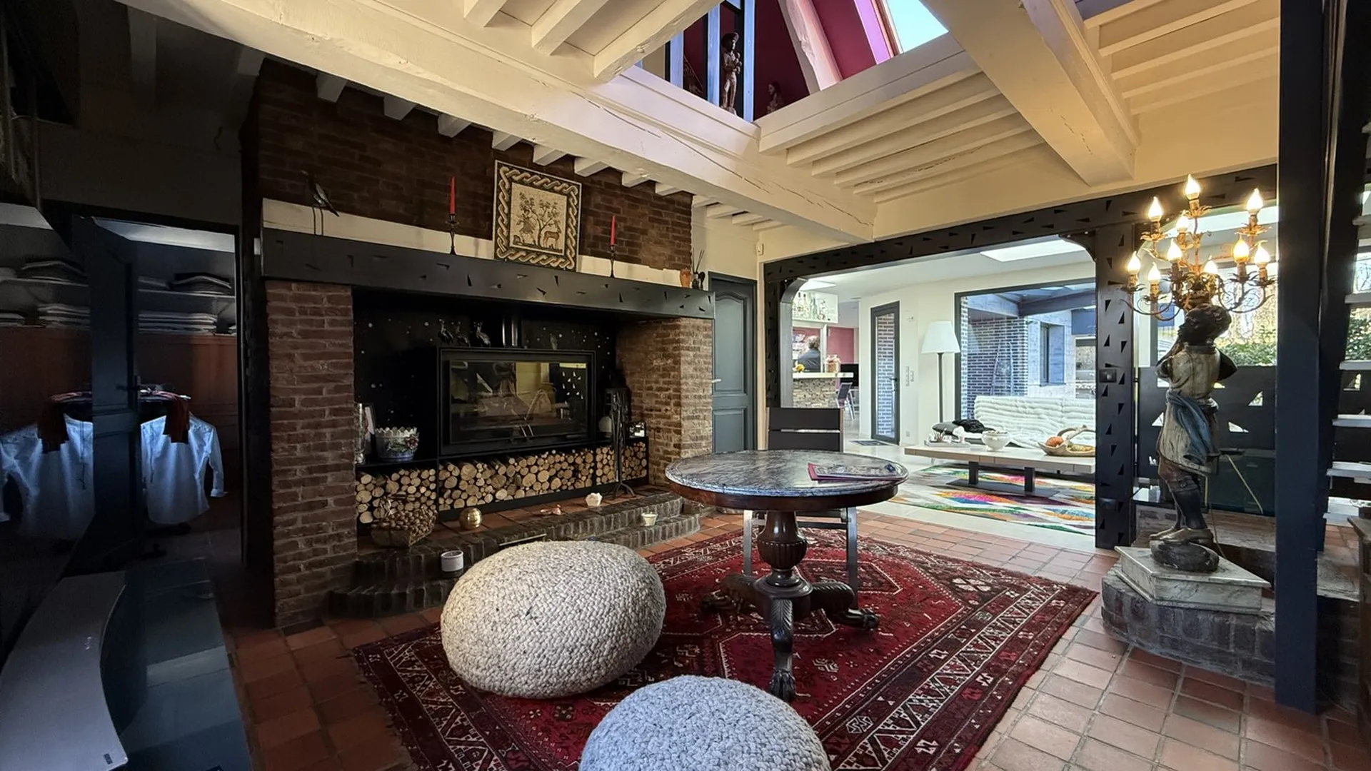 Magnifique Longère normande, entièrement rénovée mêlant le charme d’origine au contemporain.