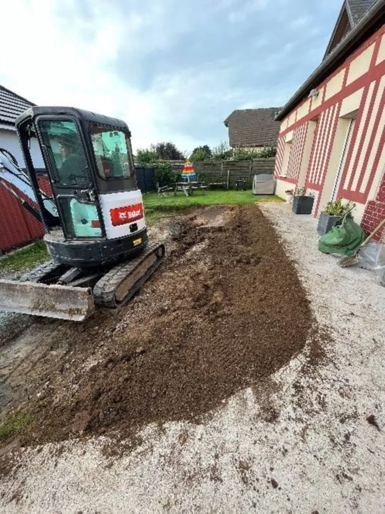 Création d’un parking avec enrochement en pierre naturelle  et pose d’un portillon et sa clôture sur Le Havre 76