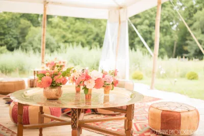 Votre Organisatrice de mariage pour célébrer un brunch de mariage sur le thème champêtre et chic dans le parc d'un château en Bourgogne