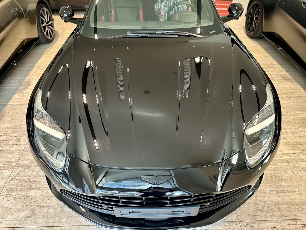 detailing protection carrosserie traitement céramique Aston Martin DB12 Lyon