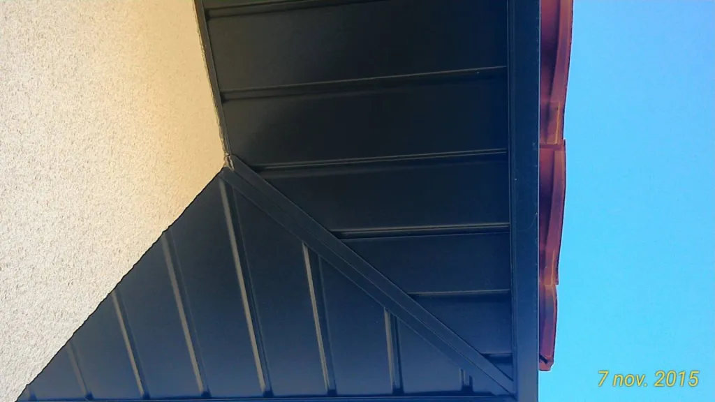 Prix débord de toit avec sous face aluminium ardoise à Bollène dans le Vaucluse