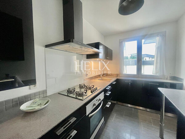 Joli Appartement  avec balcon et double parking refait à neuf