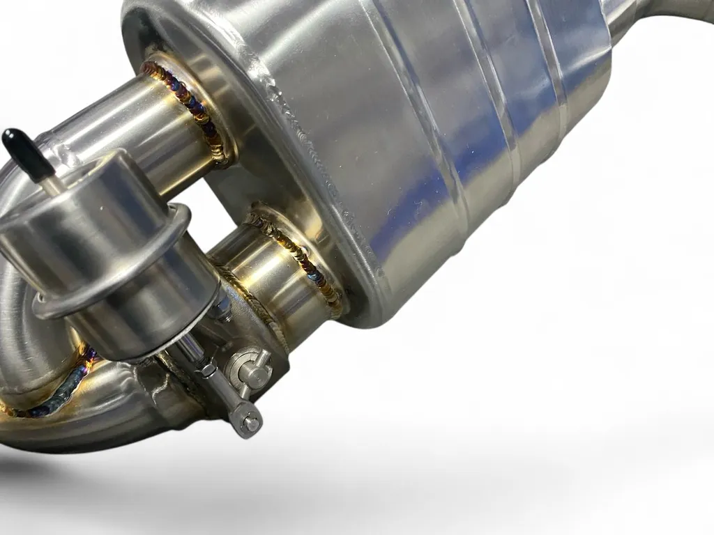 Échappement sport inox pour Porsche 911 GT3 RS 991.1, système d'échappement haute performance améliorant la sonorité, le flux des gaz et les performances du moteur 4.0 litres atmosphérique.