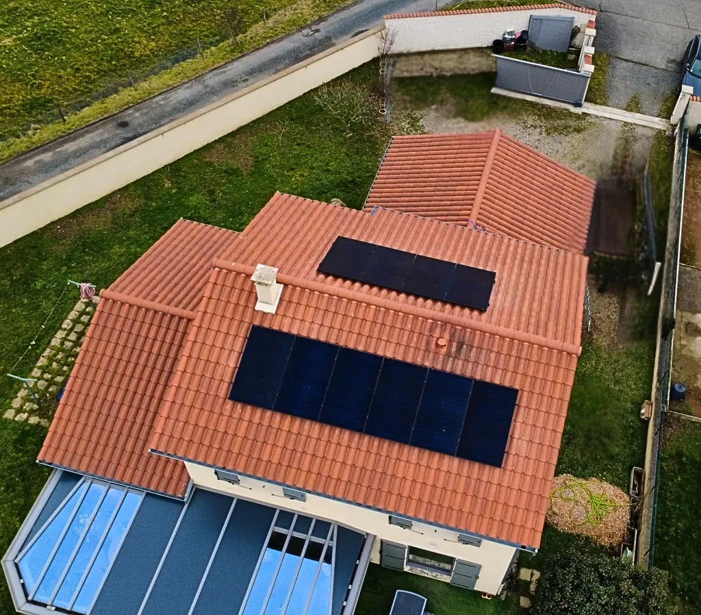Installation photovoltaïque de 5 kWc avec batterie virtuelle mylight150 à Saint-Symphorien-sur-Coise dans le Rhône (69)