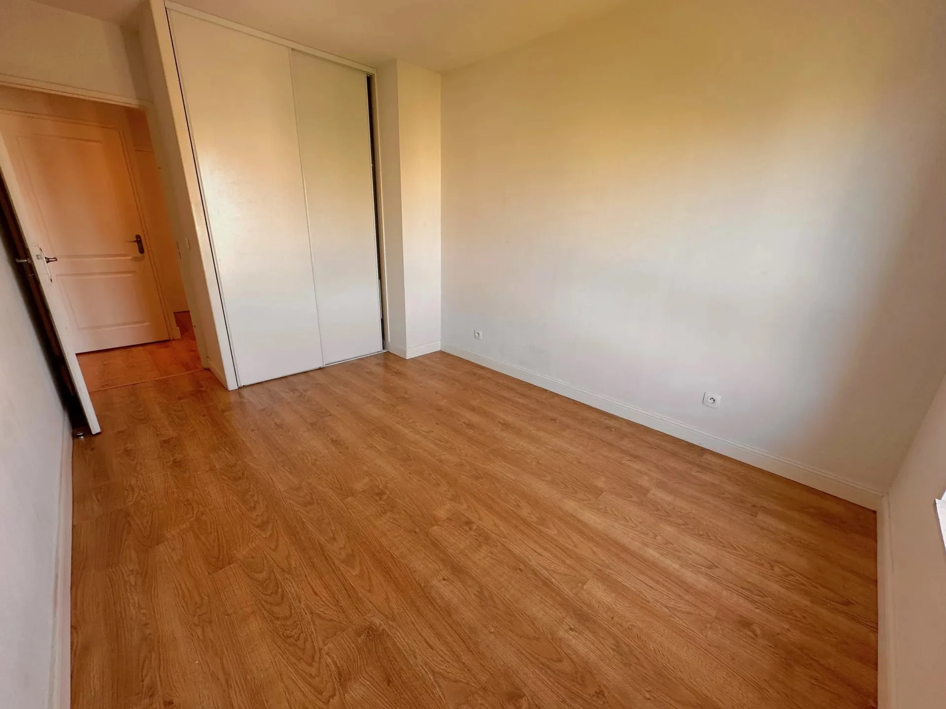 BRUGES LE TASTA - T3 avec Terrasse + 2 parkings - Ascenseur - 2 chambres