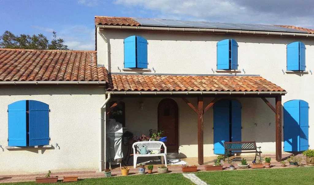 Pose de volets en fibre de verre à Montpellier