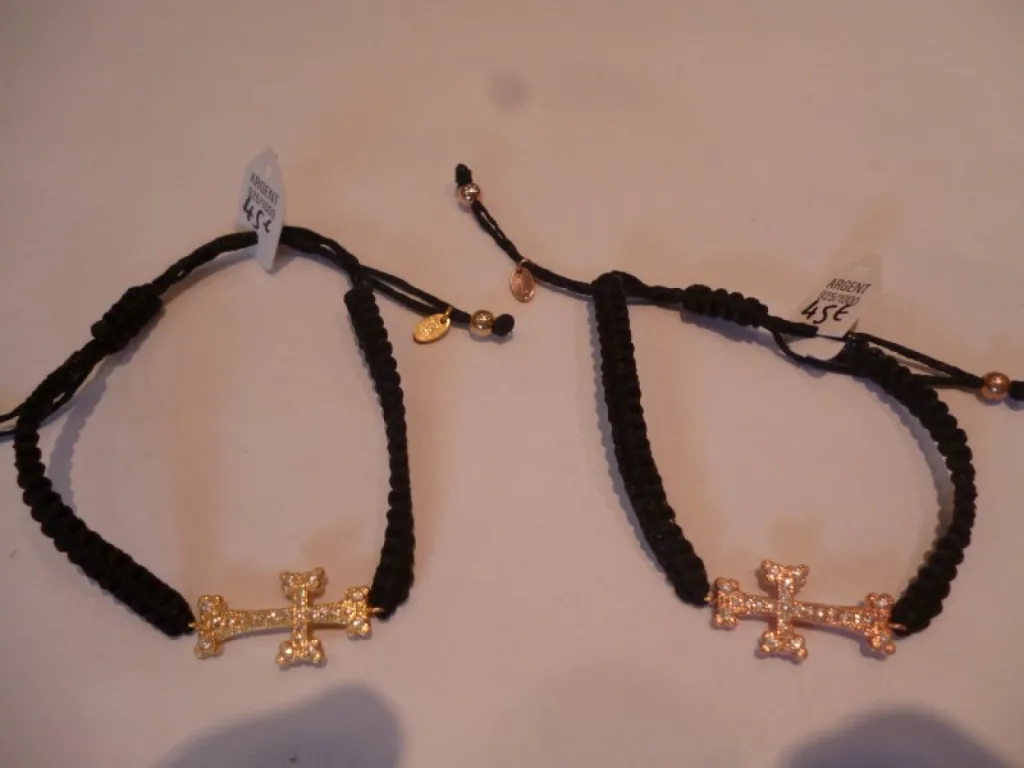 Bracelet cordon avec croix Armenienne en argent et zircons