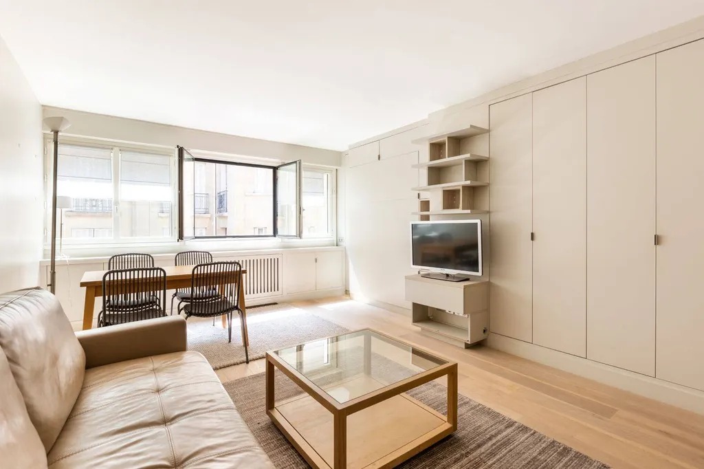 A vendre Grand studio en excellent état - Pl des Ternes / Renaudes 75017