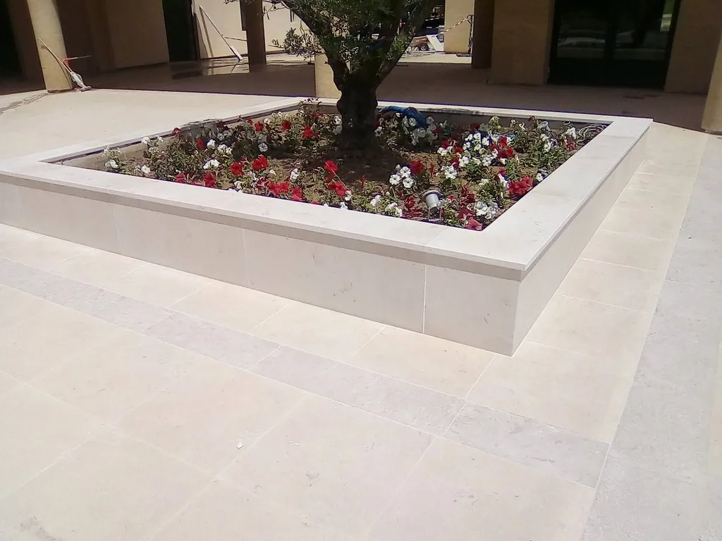 DALLAGES EXTERIEURS EN PIERRE NATURELLE MOLEANOS