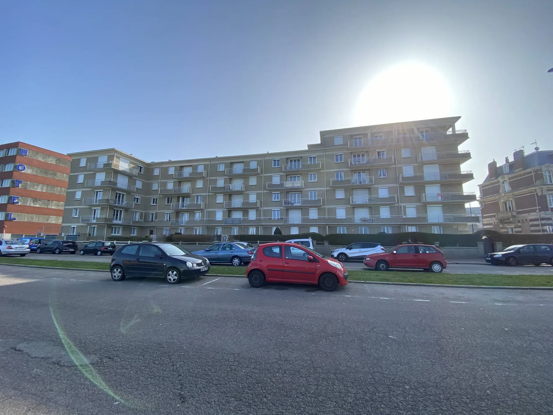 Vends appartement d'une superficie de 76.08m² offrant une vue imprenable sur la mer