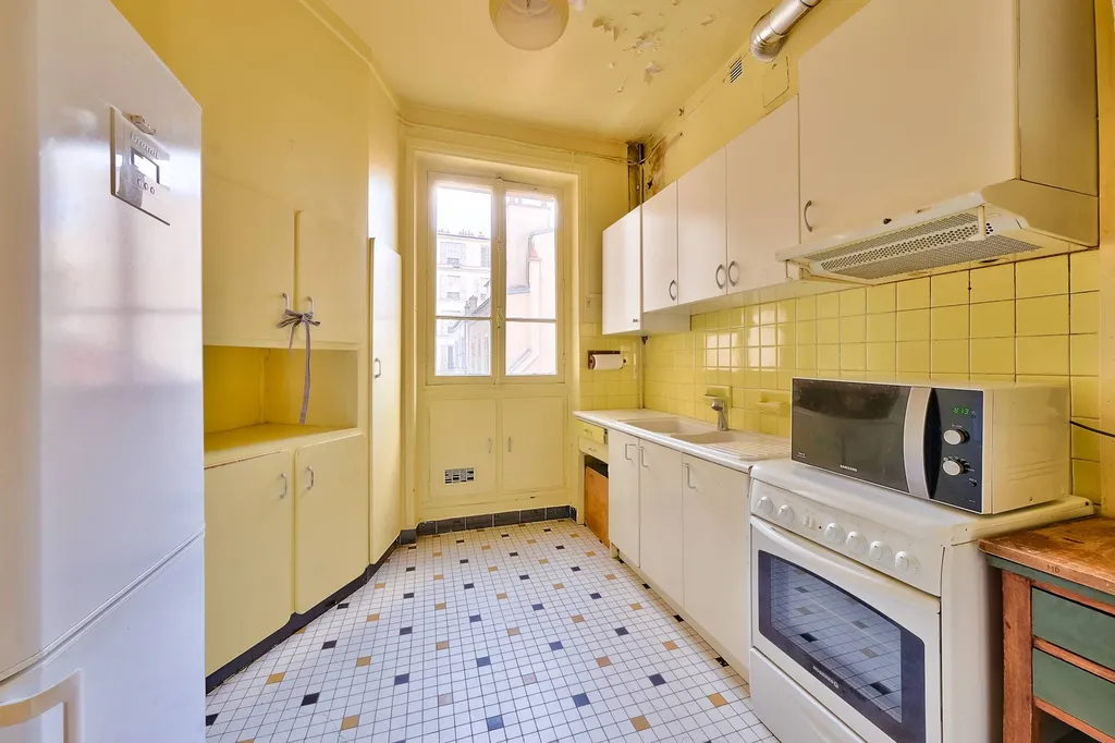 A vendre appartement ancien à rénover à Levallois 92300