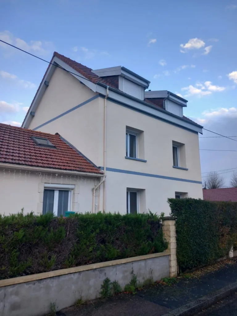 Peinture extérieure sur une maison par Visuel Peinture Le Havre