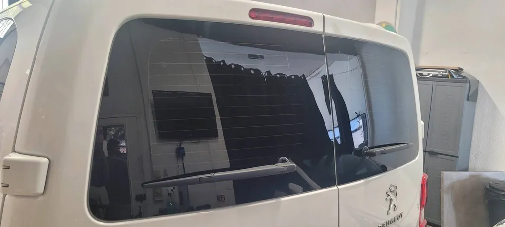 Installation film saire sur grasse dans les Alpes-Maritimes 06