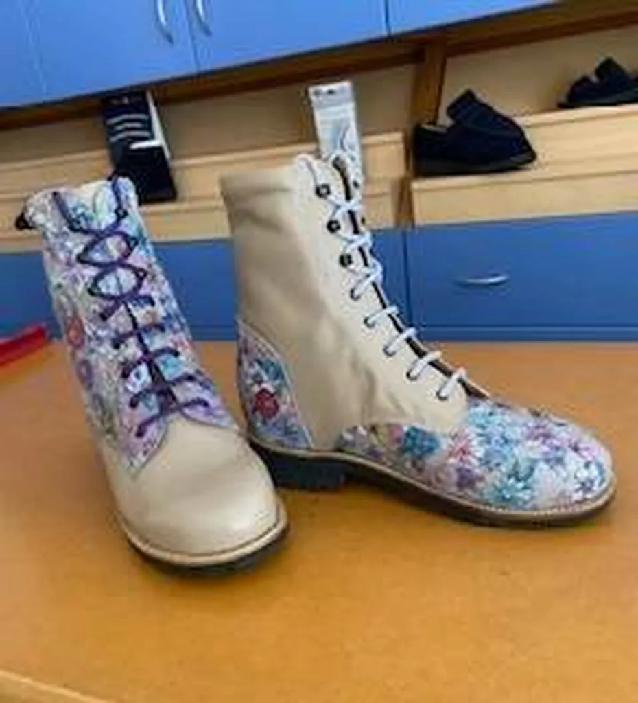 Trouvez des chaussures orthopédiques moderne, Bernay, 27