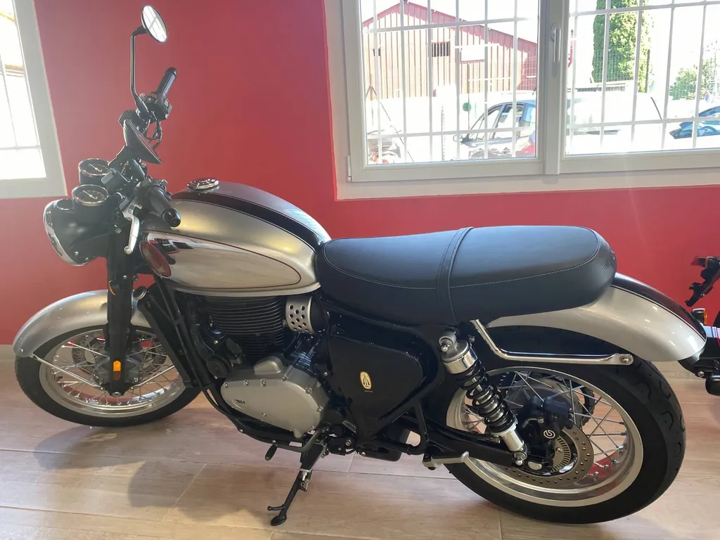 MOTO BSA GOLD STAR SILVER PACA