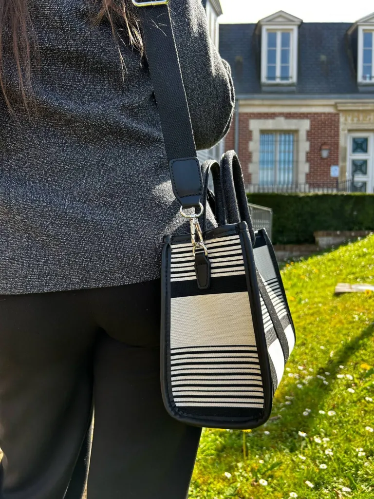 Sac Les Tropéziennes, élégant, disponible chez Evasion Eu