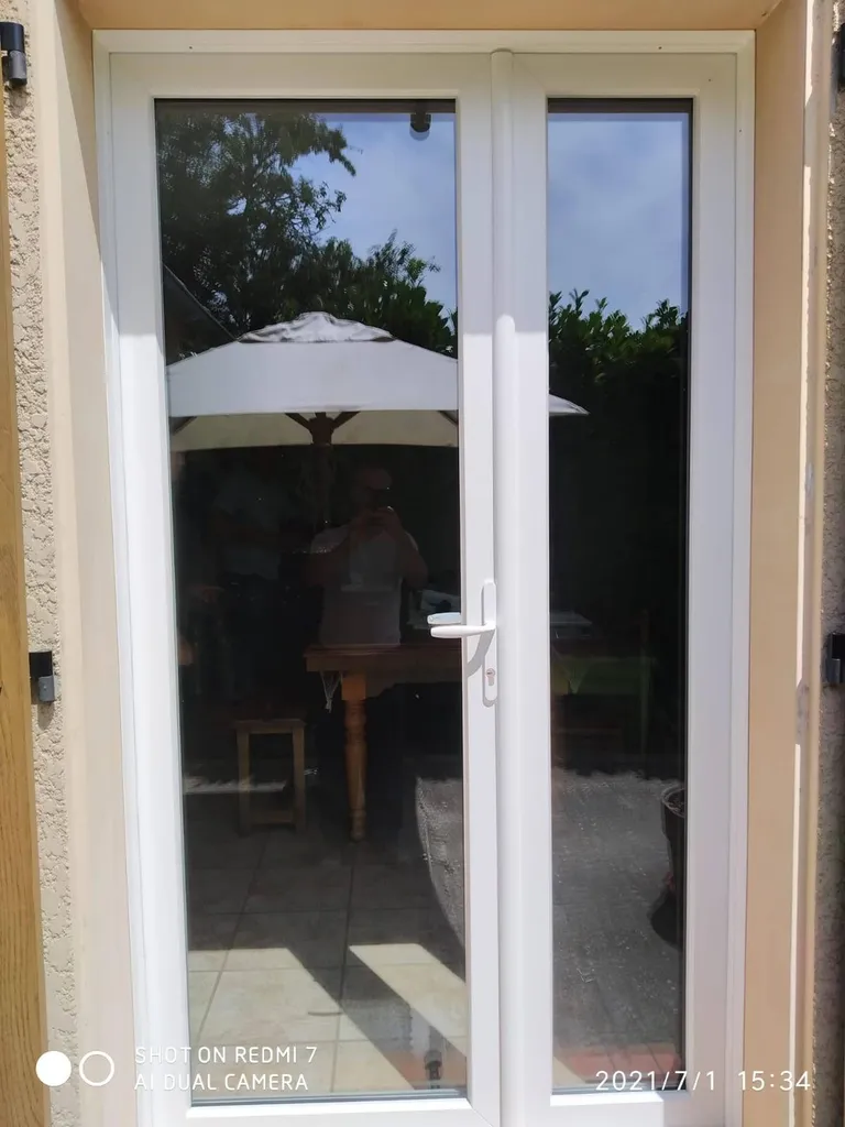 Pose de fenêtres en PVC et porte d'entrée mixte à Lunel