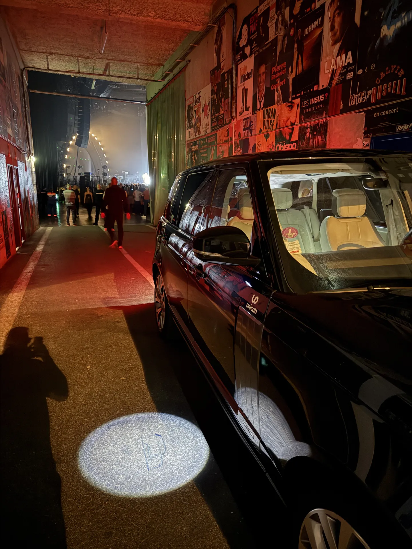 Chauffeur privé VTC expert pour le transport d’artistes, comédiens et équipes techniques de productions audiovisuelles garantissant confidentialité et logistique sur les tournages à Nancy, Metz...