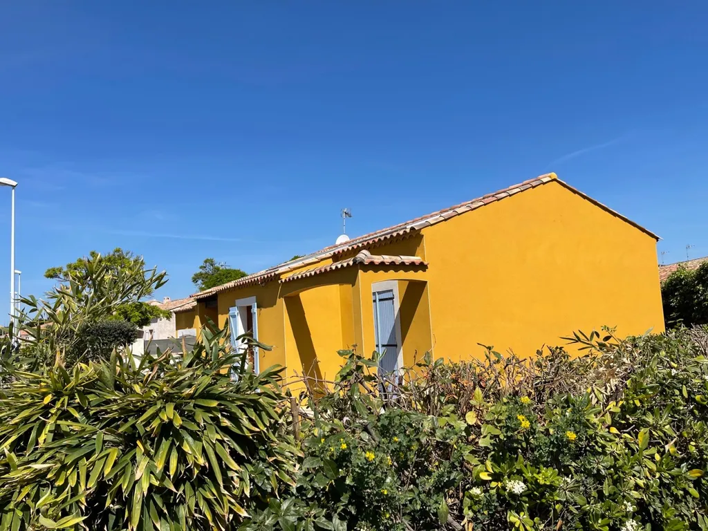 Façade gratté fin à Frontignan proche de Sète