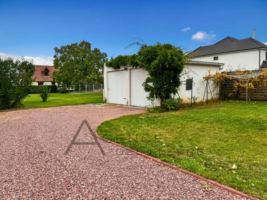 À vendre, maison de 94 m² sur un terrain de 1233 m²sur la commune de Saint-Aubin-les-Elbeuf