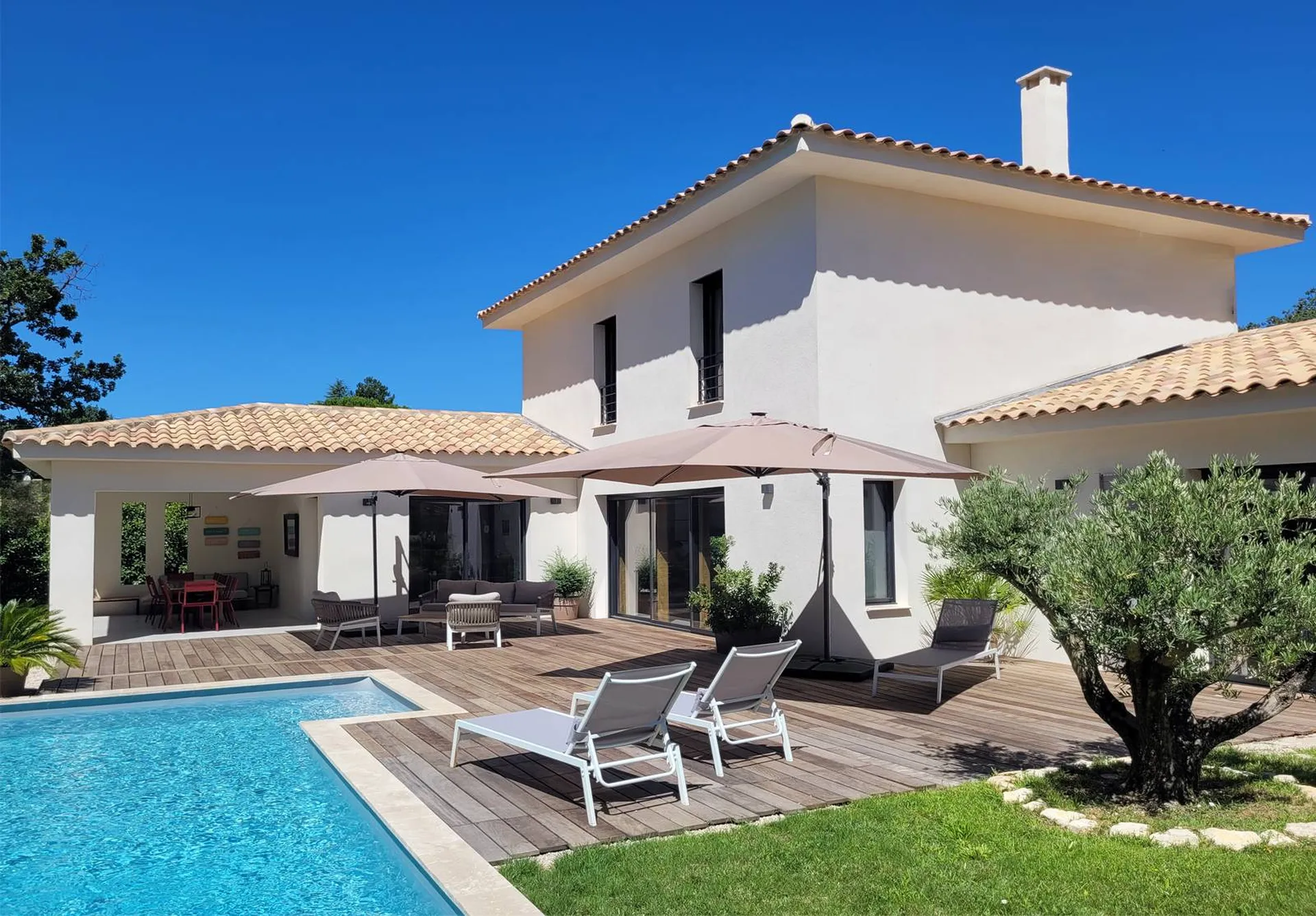 Construction d'une maison contemporaine sur la commune de Venelles, dans les Bouches du Rhône