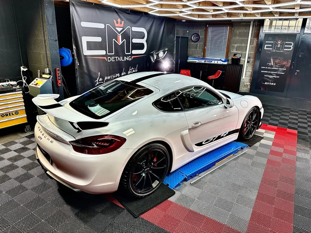 la meilleure protection carrosserie PPF voiture protection carrosserie Lyon Porsche GT4