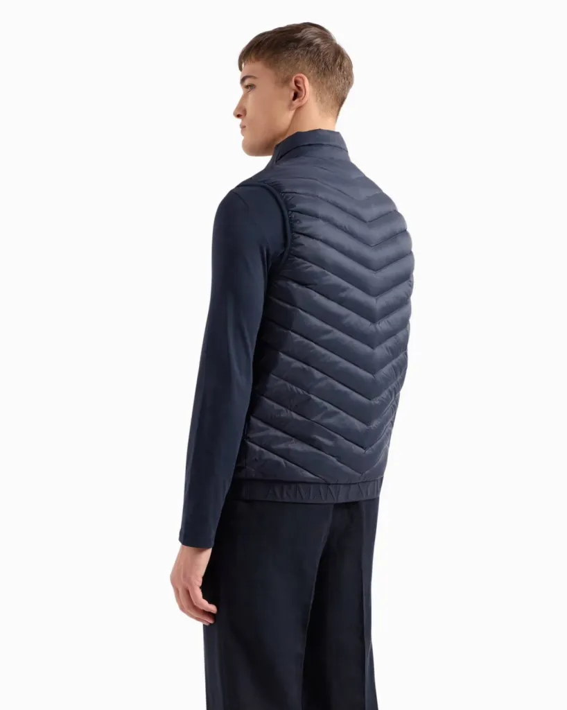doudoune sans manches matelassée bleu marine Armani Exchange disponible chez Urban Chicà Dieppe en Seine-Maritime