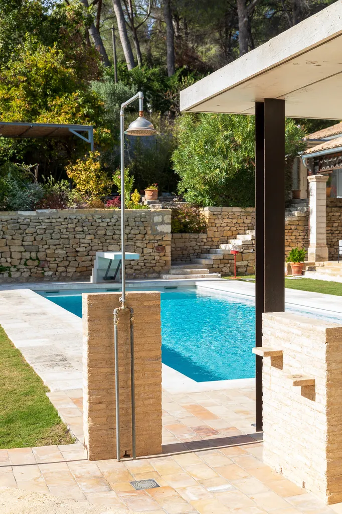 douche extérieure avec briquettes de récupération 13300 Salon-de-Provenc